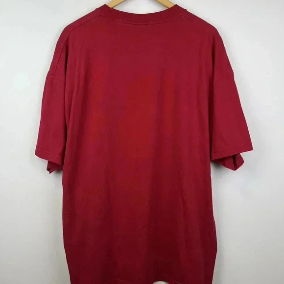 Vintage Deathclutch Graphic Tee - Bold Red Design - Picture 5 of 8